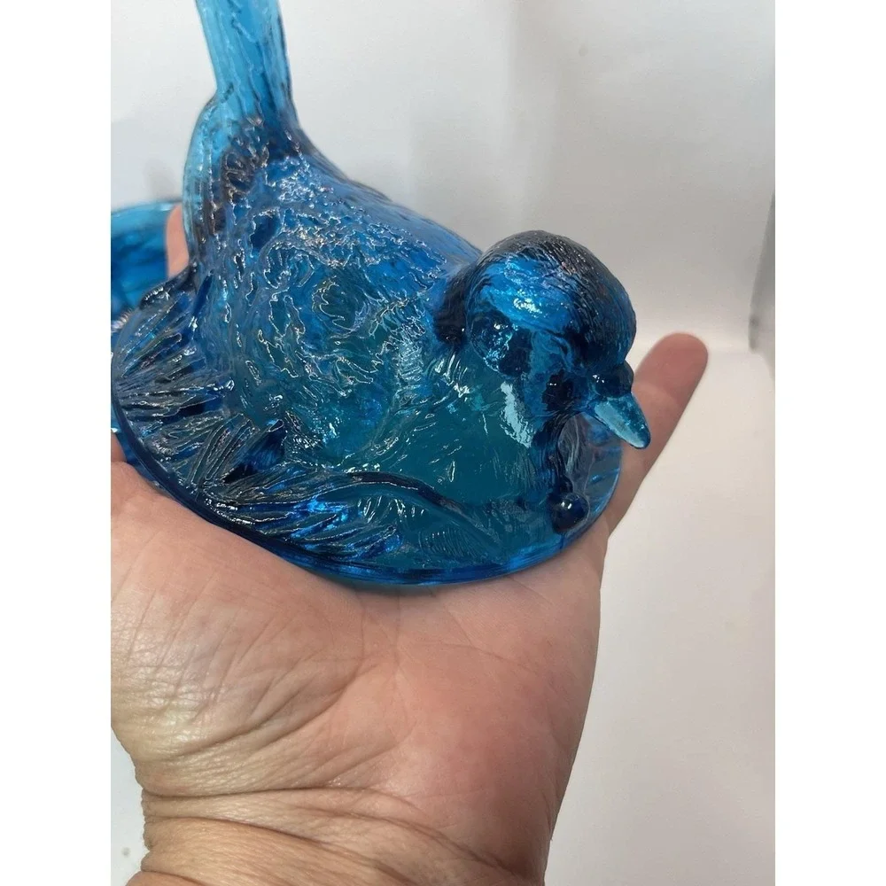 Westmoreland Robin on Nest Blue Glass Covered Dish Vintage READ